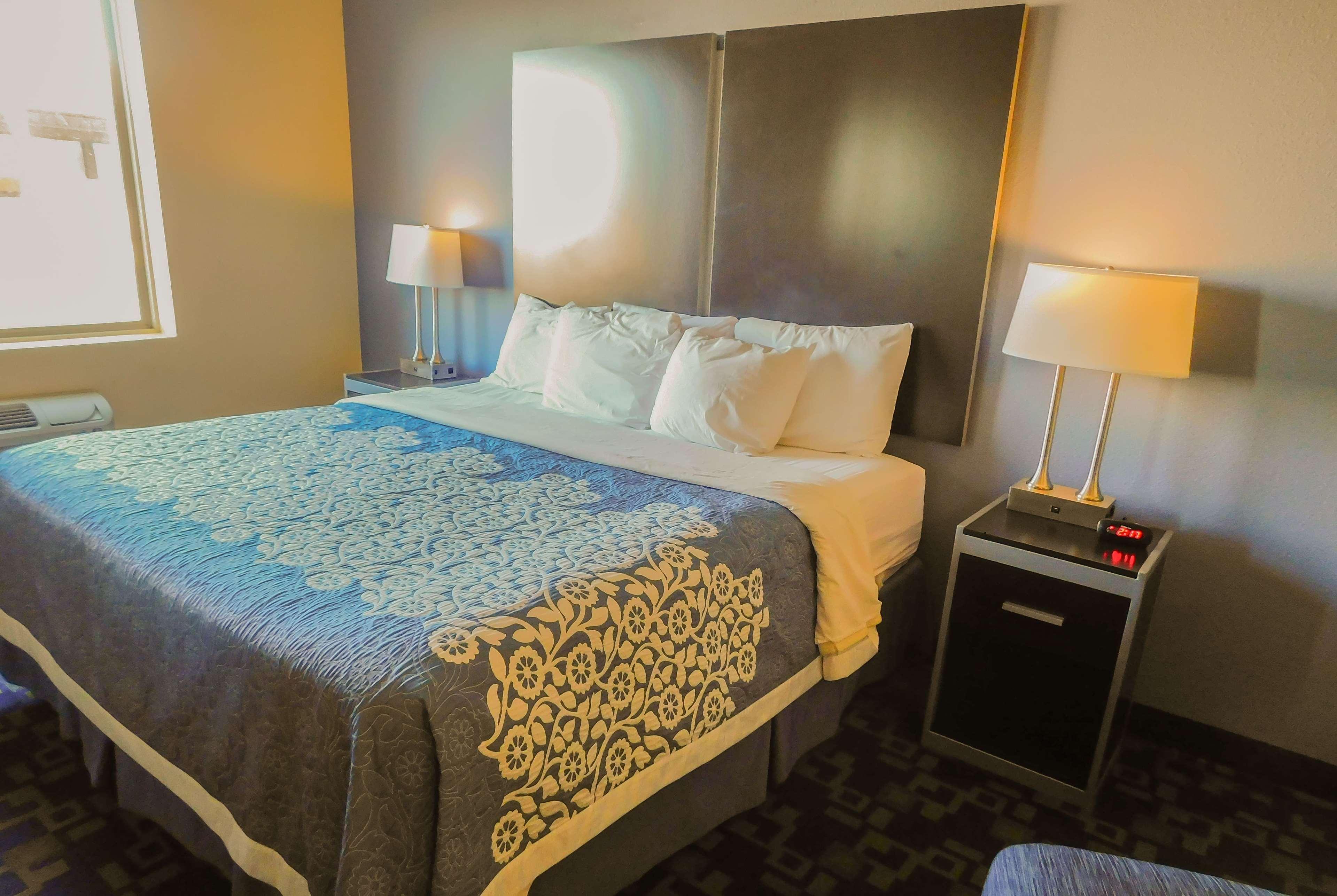 Days Inn & Suites By Wyndham Pocahontas Exteriér fotografie